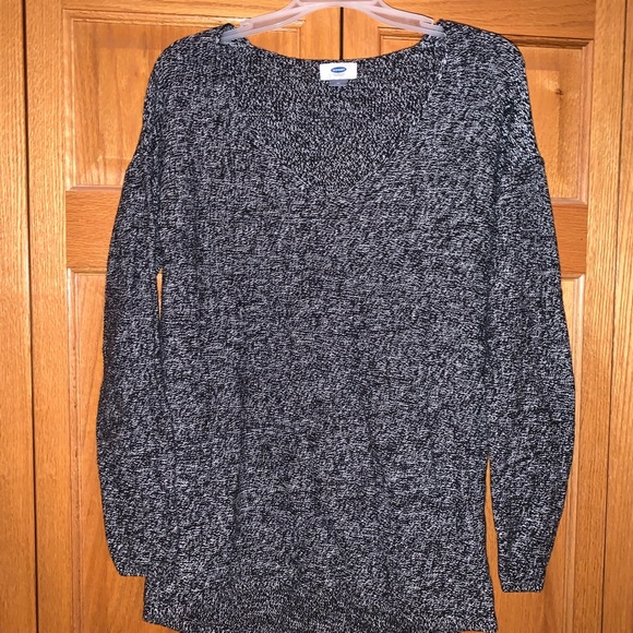 Old Navy black and white sweater - Picture 1 of 1